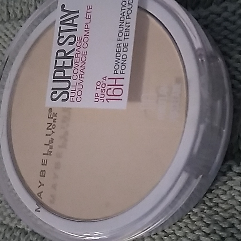 4pz of Maybelline #110 "SUPER STAY 16H"